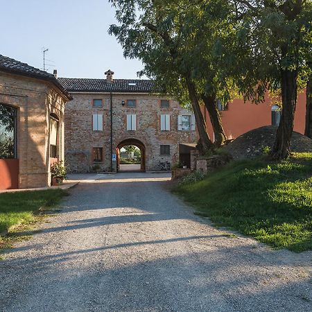 Agriturismo Battibue Fiorenzuola dʼArda Zewnętrze zdjęcie
