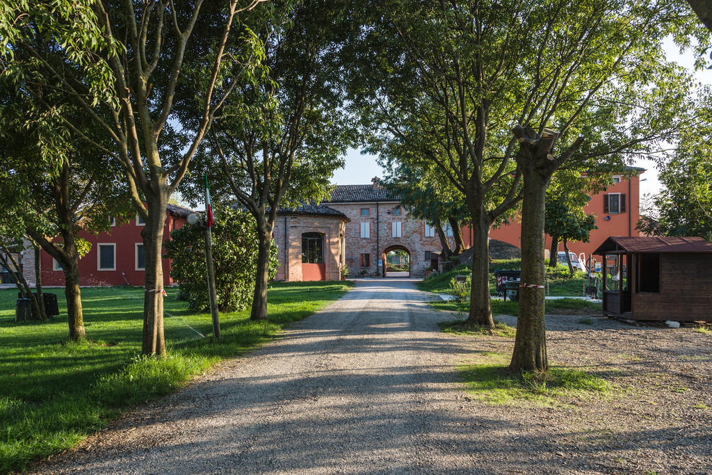 Agriturismo Battibue Fiorenzuola dʼArda Zewnętrze zdjęcie